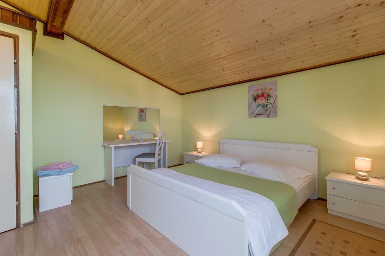 Apartment Malvina Mali Losinj Ngoại thất bức ảnh